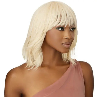 Perruque avec Frange Ollie – Carré Court Chic et Prêt à Porter - Elegancecoiffure